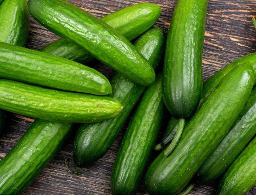 A few cucumbers on a table in a dark room can be the best way to store cucumbers