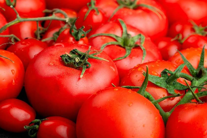 Close-up photo of fresh tomatoes which can be part of the best way to freeze tomatoes